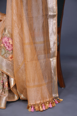 Crushed Tissue saree with an embroidered thread work border