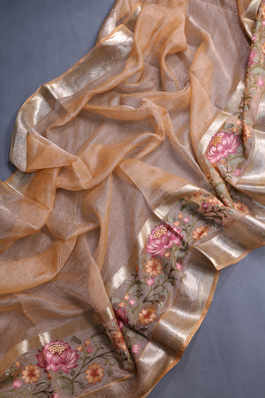 Crushed Tissue saree with an embroidered thread work border