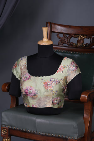 Crushed Tissue saree with all over embroidered buttas