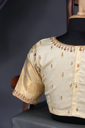 Kanjeevaram silk saree in a lovely red and off white combo