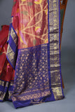 A fusion of jamdaani Grace and kanchi grandeur
