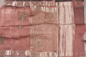 Crushed Tissue saree with embroidered thread work buttas