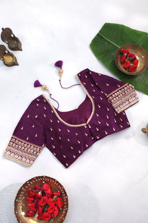 Timeless Gadwal Pattu saree in lavender and plum combo