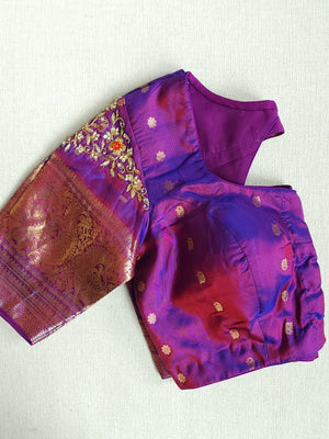 A grand Gadwal Kanchi saree in orange for your joyous occasions