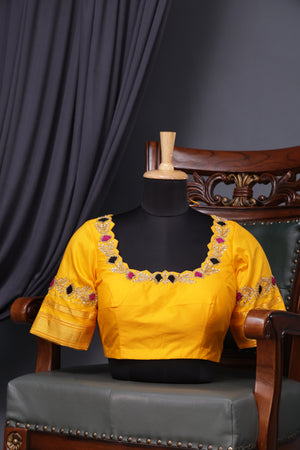 Stunning jamdaani with kanchi border in black !