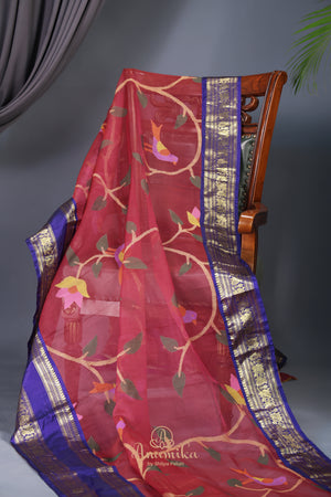 A fusion of jamdaani Grace and kanchi grandeur