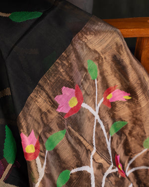 Muslin jamdaani saree in black with all over floral weave