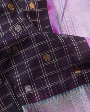 Stunning combo of brown and lavender Kanchipattu saree