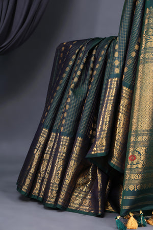 Elegant Gadwal Kanchi saree in beautiful emerald green shade