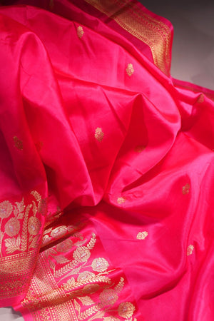 Raw Mango saree in pink paired with a contrast off white blouse