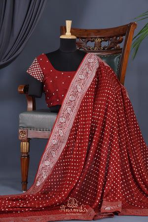 A Georgette beauty in stunning red
