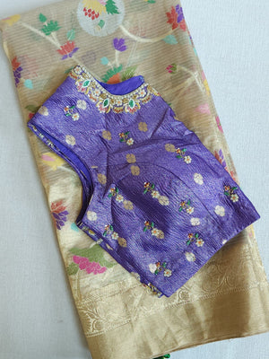 Banarasi Tissue saree in gold with all over floral motifs