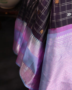 Stunning combo of brown and lavender Kanchipattu saree