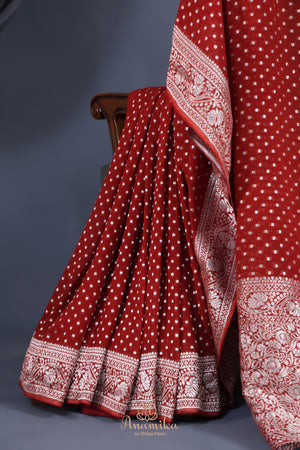 A Georgette beauty in stunning red