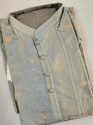 Grey chanderi silk kurta with beautiful and delicate Zari embroidery