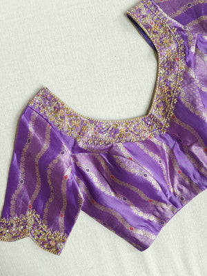 Organza saree in golden hue wit a beautiful blouse