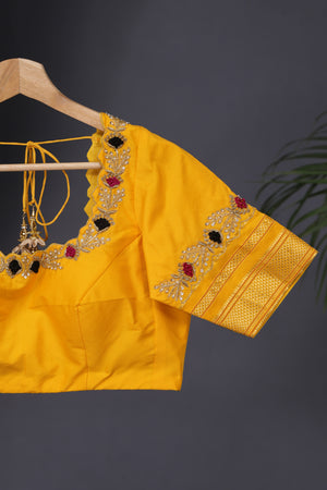 Stunning jamdaani with kanchi border in black !
