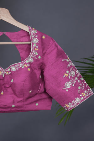 Pastel Patola with intricately designed handwork border