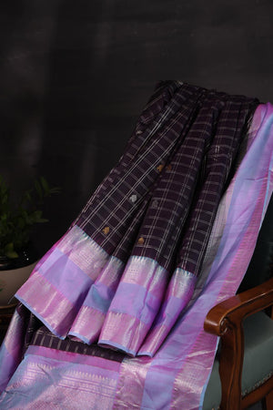 Stunning combo of brown and lavender Kanchipattu saree