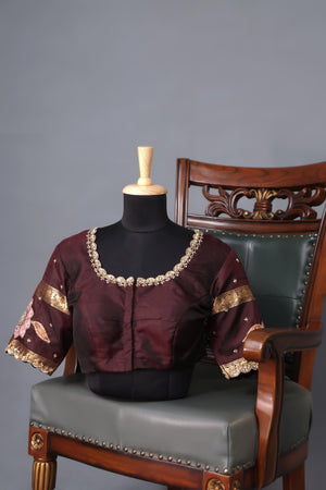 Timeless Gadwal saree with floral appliqué work