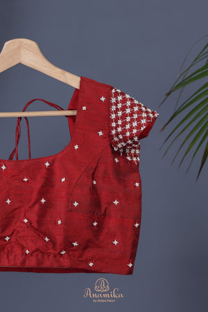 A Georgette beauty in stunning red