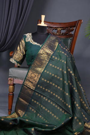 Elegant Gadwal Kanchi saree in beautiful emerald green shade