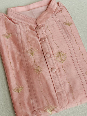 Peach chanderi silk kurta with beautiful and delicate Zari embroidery