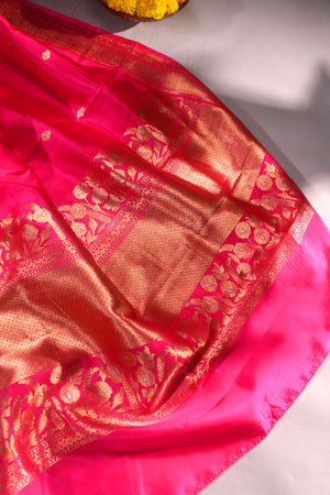 Raw Mango saree in pink paired with a contrast off white blouse