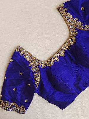 Bandini Gharchola saree in hues of blue