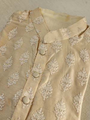 Beige chanderi silk kurta with thread embroidered buttas