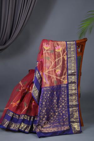 A fusion of jamdaani Grace and kanchi grandeur