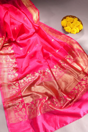 Raw Mango saree in pink paired with a contrast off white blouse
