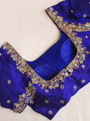 Bandini Gharchola saree in hues of blue