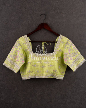 Kanjeevaram saree in a unique shade of pastel pink with pastel green