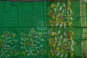 Green Muslin Jamdaani weave with a contrast pink sleeveless blouse