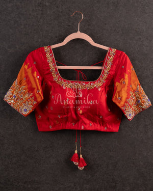 Lavender Gadwal Saree with a contrast reddish gold tissue border