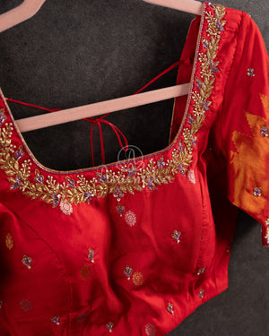 Lavender Gadwal Saree with a contrast reddish gold tissue border