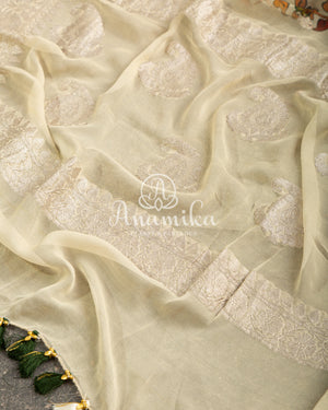 Cream Kalamkari Georgette saree with Balloon/Puff sleeves blouse