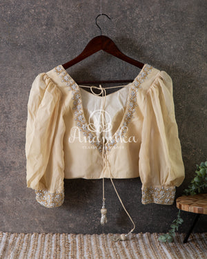 Cream Kalamkari Georgette saree with Balloon/Puff sleeves blouse