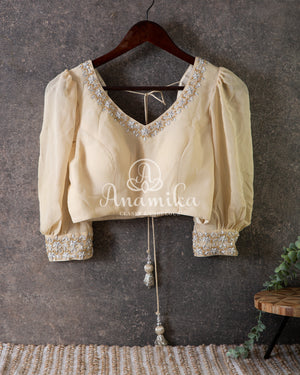 Cream Kalamkari Georgette saree with Balloon/Puff sleeves blouse