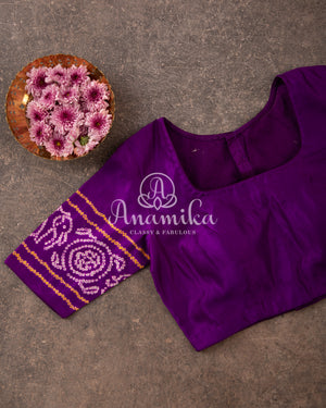 Purple/Pink shaded Gaji silk bandini with pichwai print pallu