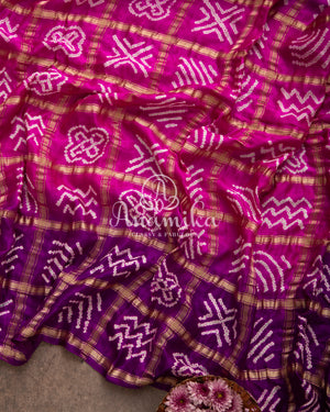 Purple/Pink shaded Gaji silk bandini with pichwai print pallu