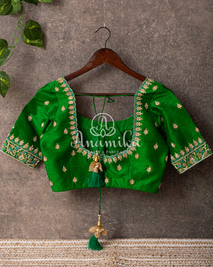 Grand & Royal Gadwal Silk Saree