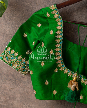 Grand & Royal Gadwal Silk Saree