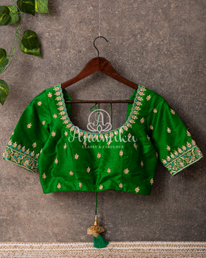 Grand & Royal Gadwal Silk Saree