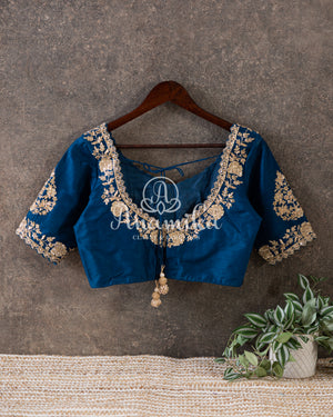 Breathtaking Banarasis with contrast zardosi work border