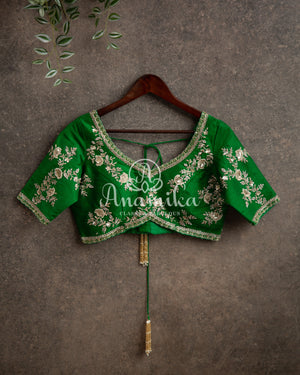 Lovely Yellow Gadwal pattu saree with contrast dark green border