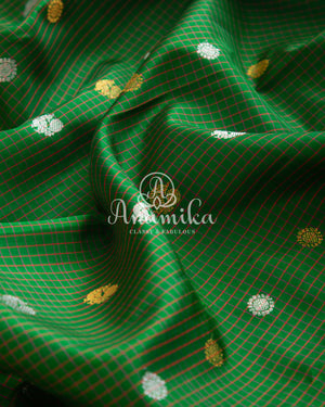 Dark Green Gadwal Silk saree with pink contrast border