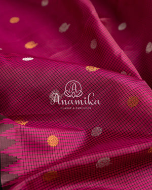 Royal Gadwal Pattu saree in a beautiful pink/black combination