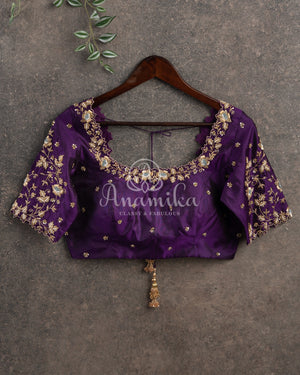 Royal Gadwal Pattu saree in a unique combination of grey/purple